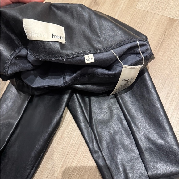 Aritzia Daria Leggings - Picture 3 of 4